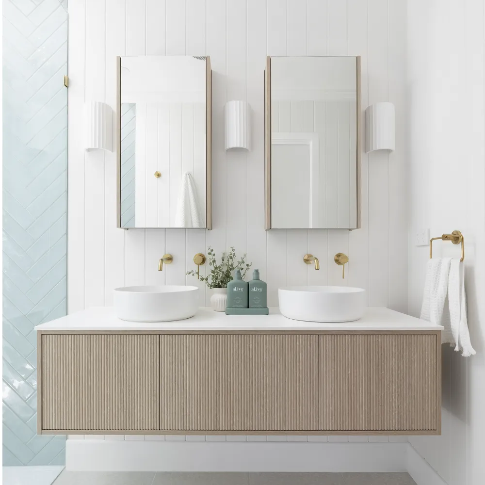 Muse Mirrored Cabinet thumbnail 1