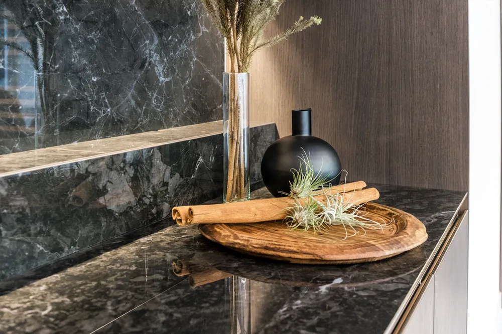 Neolith Layla Slate thumbnail 3