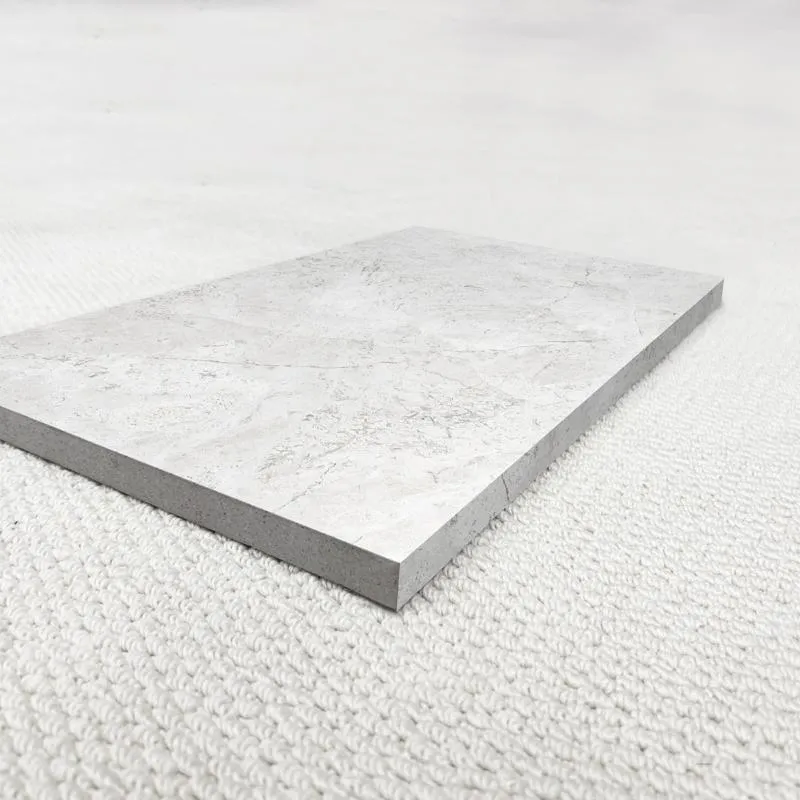 Tundra Extra White Bullnose-Pencil Edge